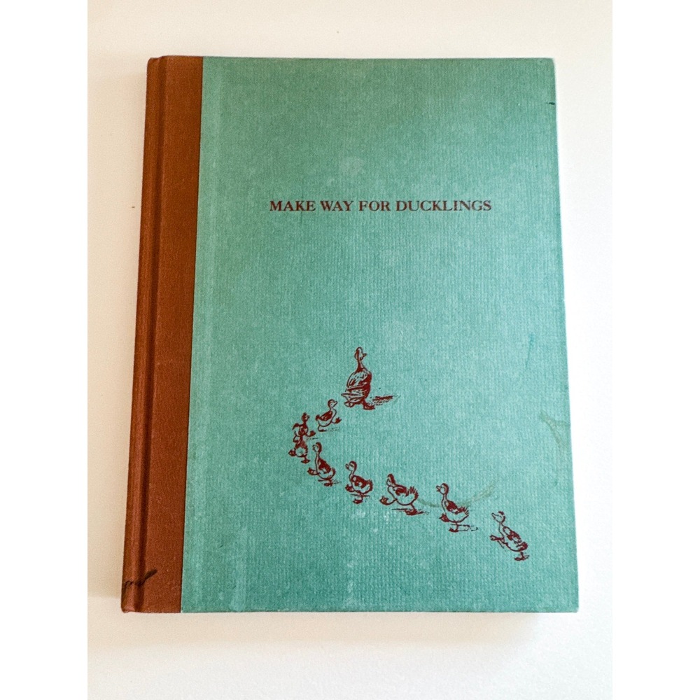 Make Way for Ducklings Robert McCloskey Hardcover 1999 Viking Press Boston Ducks
